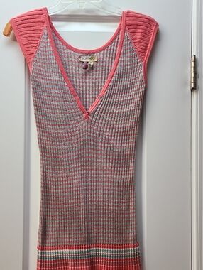 BUFFALO DAVID BITTON Beautiful Cotton Sweater Light Cap Sleeve Top. Size Medium